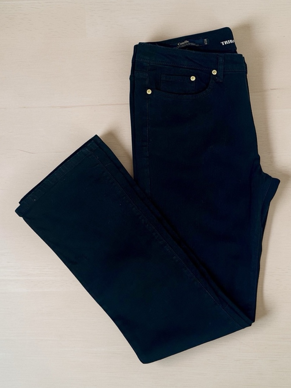 Women’s Straight Leg Dark Wash Jeans — Classic Everyday Style